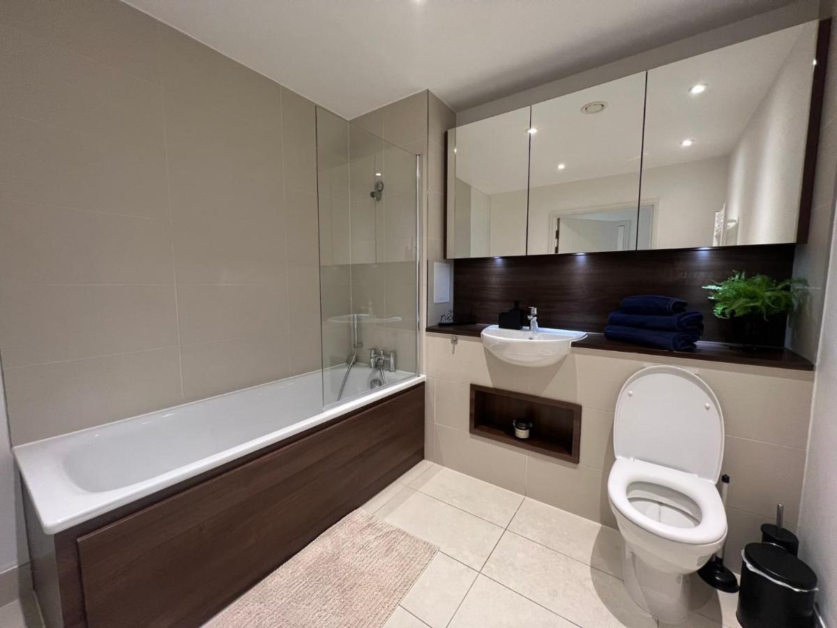 Modern 2Br 2Ba Apt Wparking Sleeps 6 Comfortably Лондон Экстерьер фото