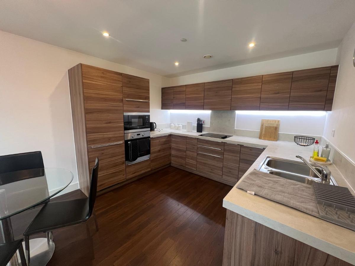 Modern 2Br 2Ba Apt Wparking Sleeps 6 Comfortably Лондон Экстерьер фото